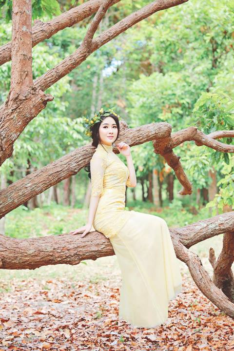 You are currently viewing Bé Gái Xinh Ngắm Nhìn Vẻ Đẹp Sắc Nét Và Giấc Mơ Thời Trang Hiện Đại